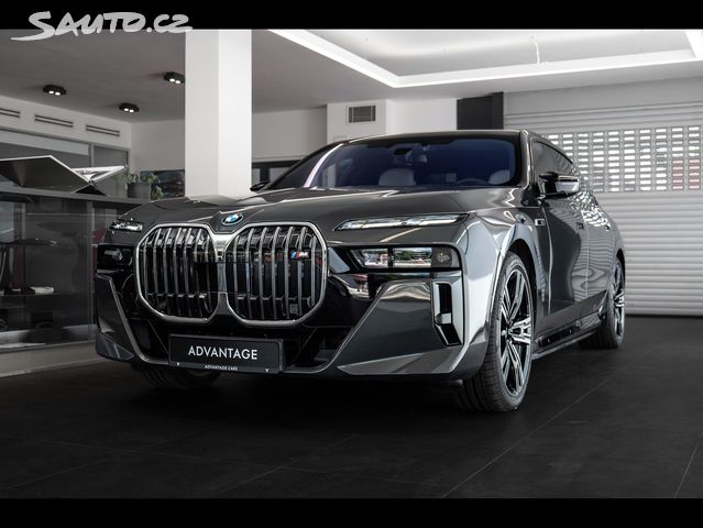 BMW i7